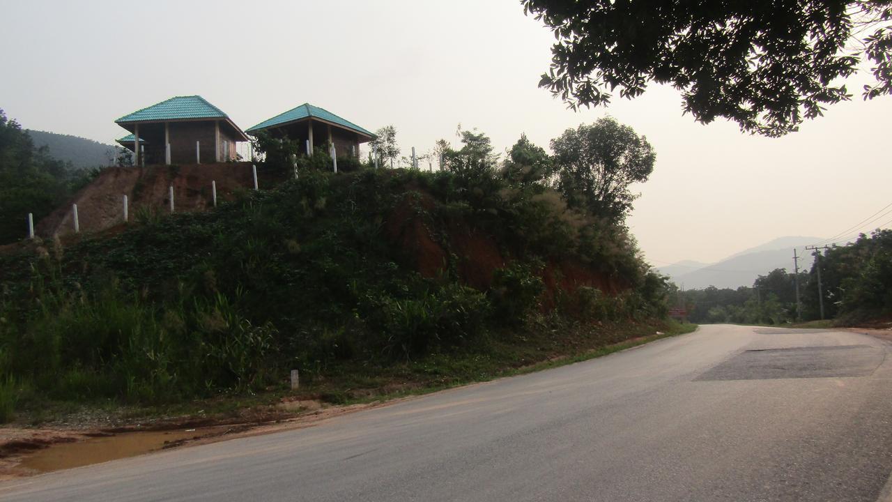 Chomdoy Bungalow & Restaurant Luang Namtha Exteriör bild